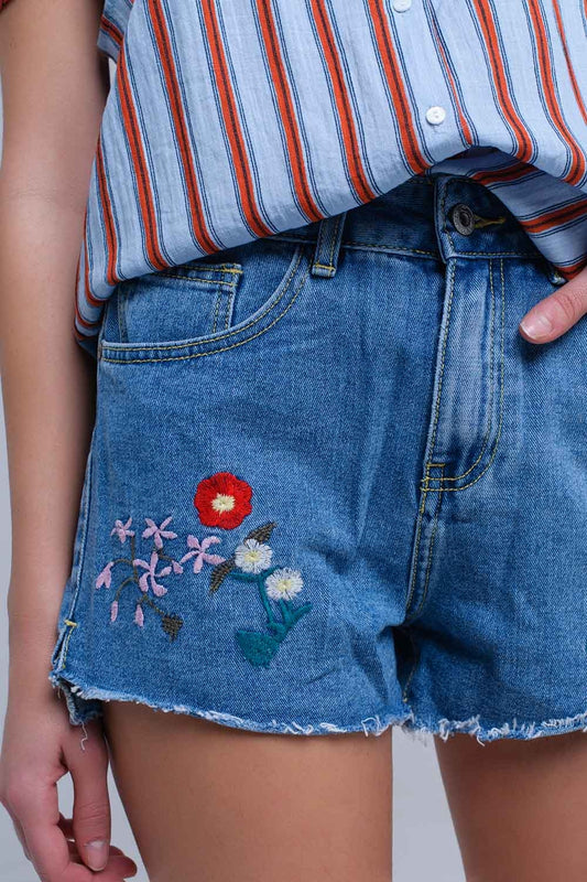 Q2 Shorts denim mid wash blu con disegno floreale