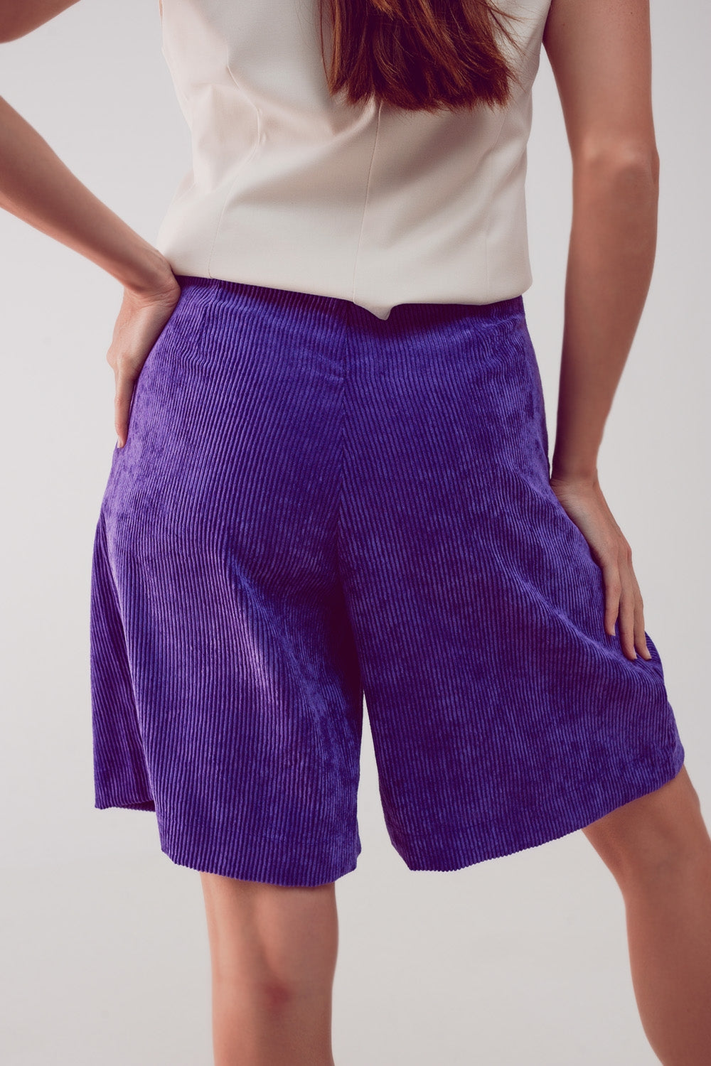 Shorts taglio lungo viola in velluto