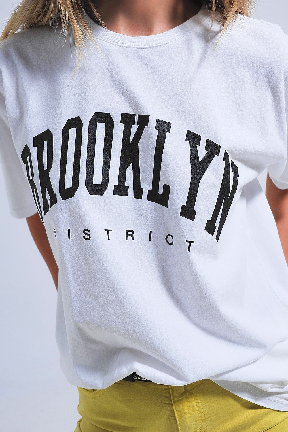 T-shirt bianca con scritta Brooklyn