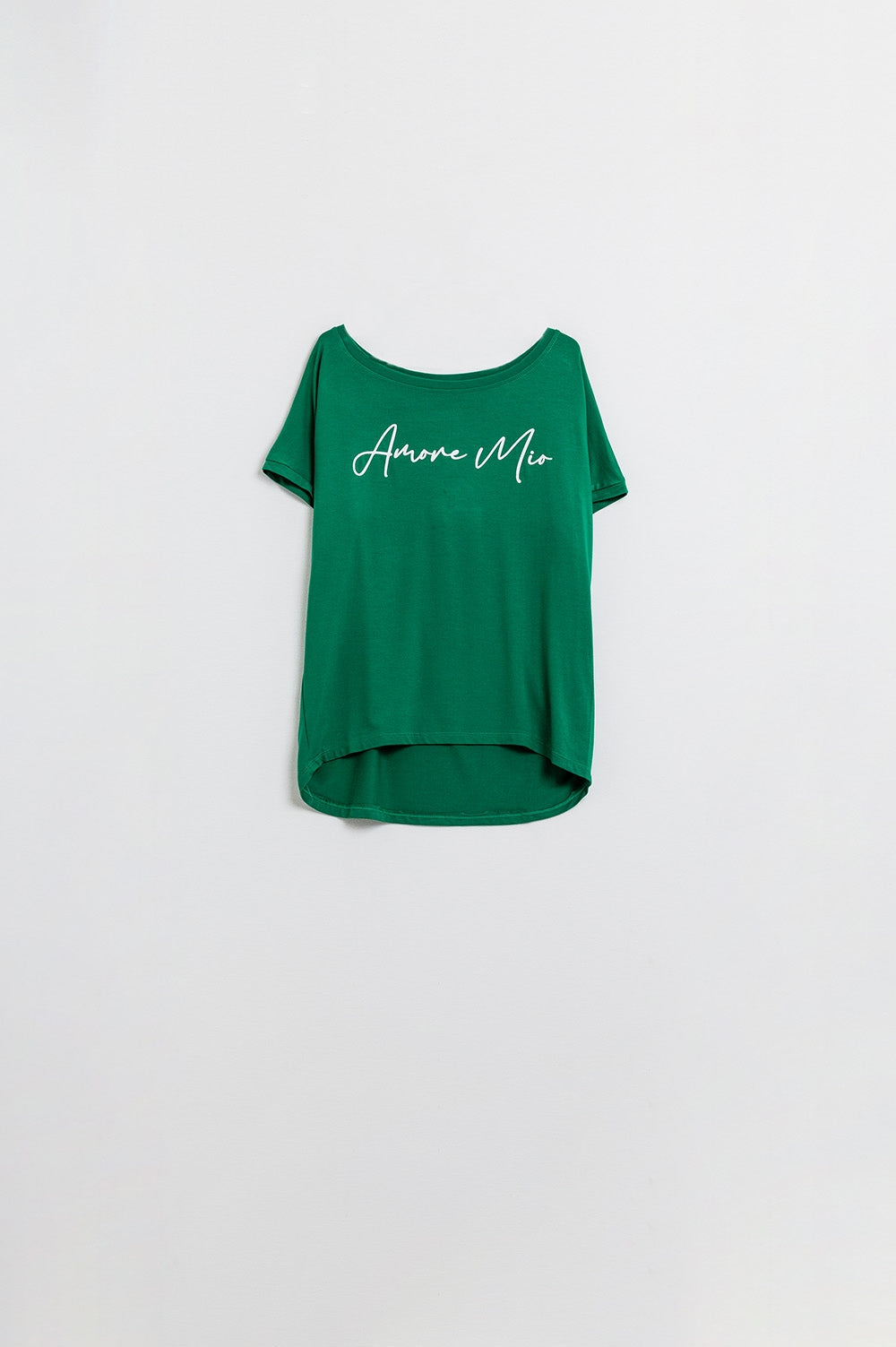 Q2 T shirt color verde con scritta Amore Mio