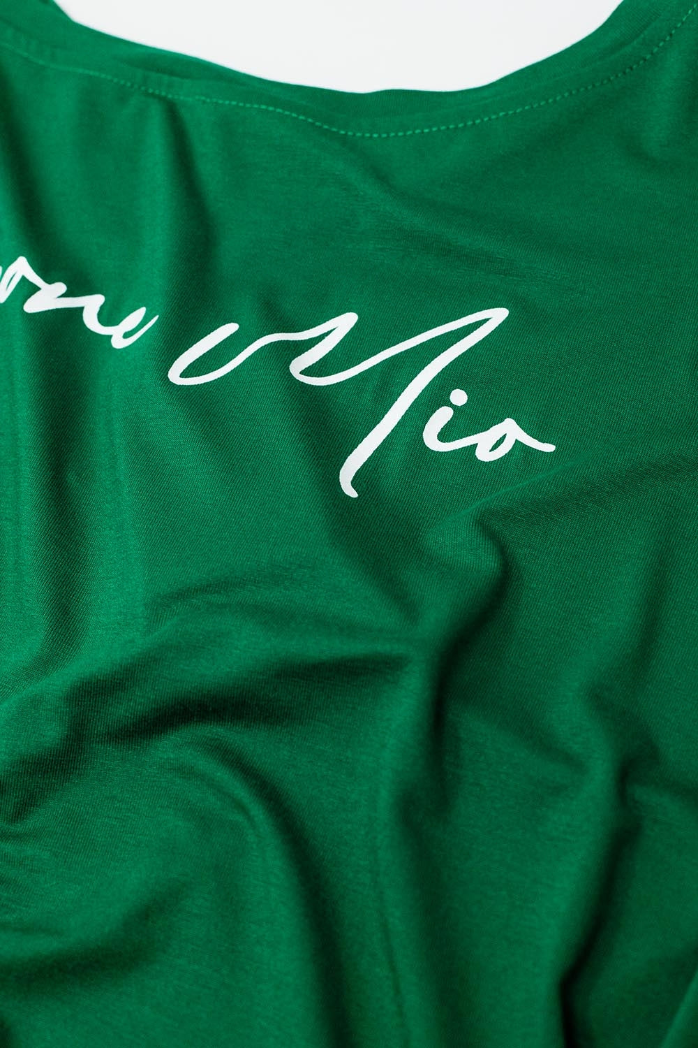 T shirt color verde con scritta Amore Mio