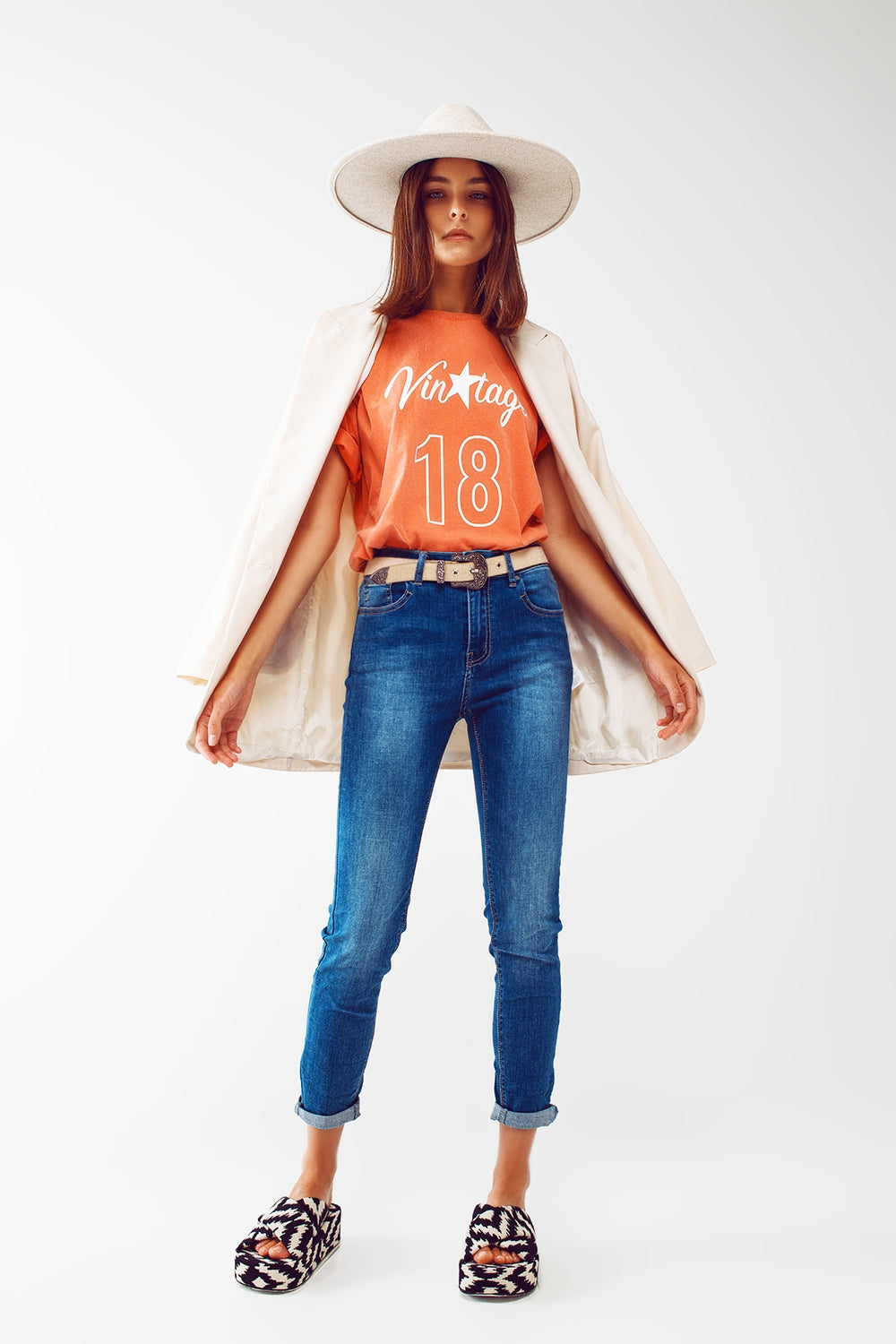 T-shirt con scritta Vintage 18 arancione