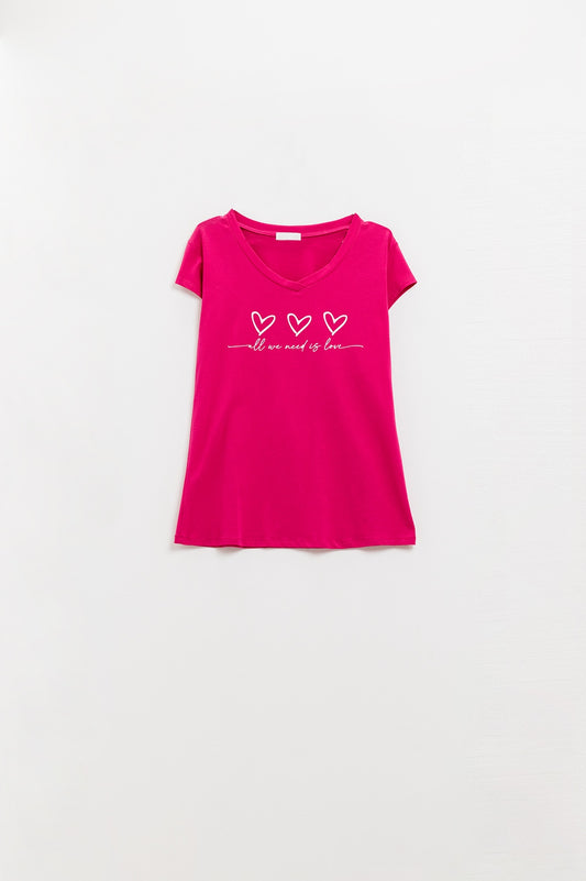 Q2 T-shirt fucsia con All We Need Is Love