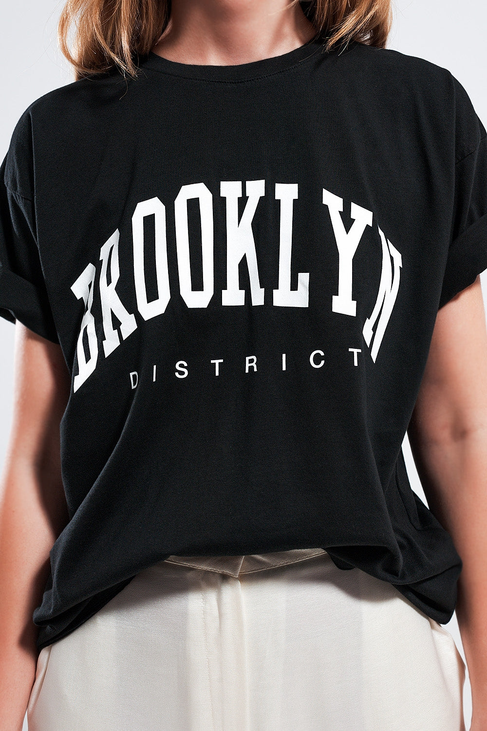 Q2 T shirt nera con scritta Brooklyn