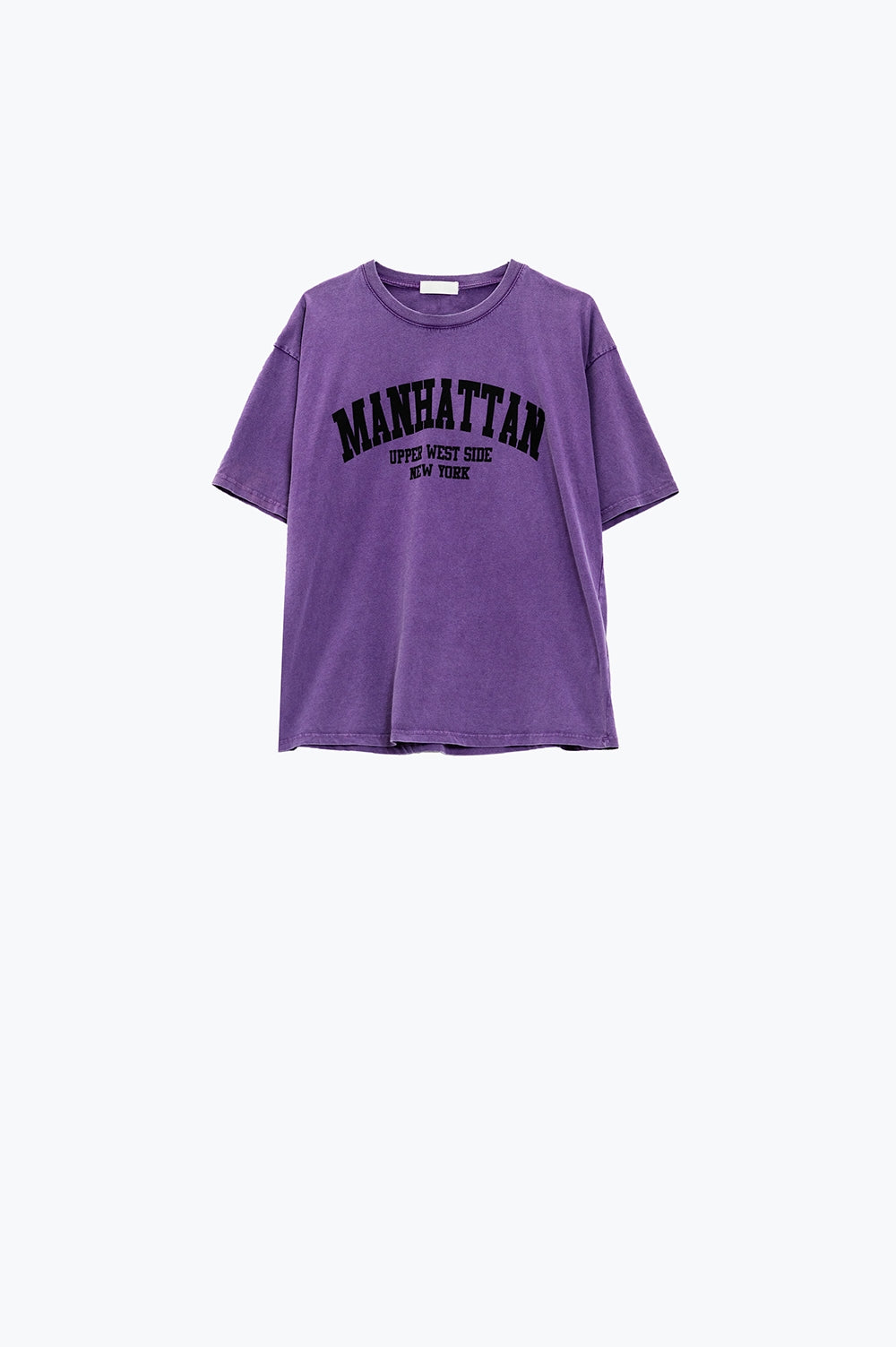 T-shirt viola con testo manhattan