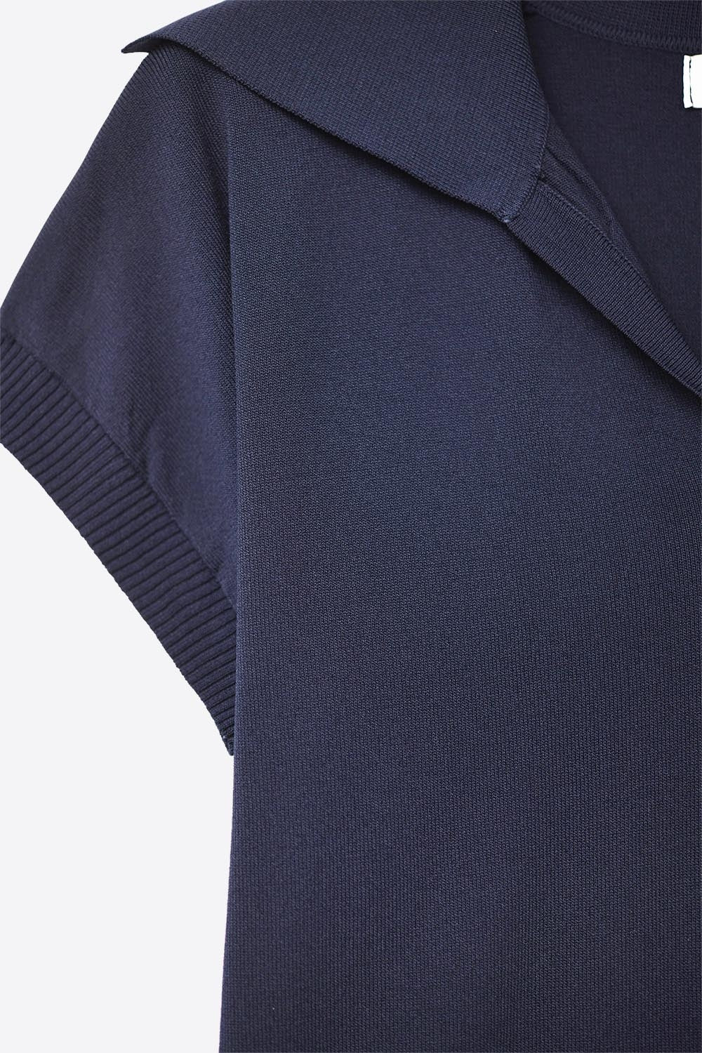 Top a manica corta in maglia fine tipo Polo in blu scuro