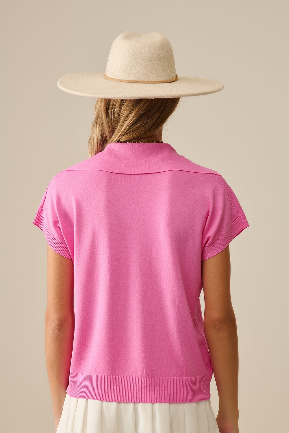 Top a manica corta in maglia fine tipo Polo in fucsia