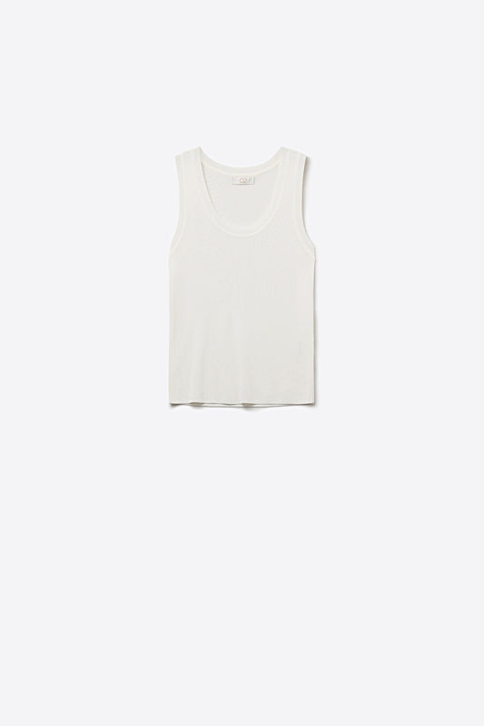 Q2 Top bianco a costine con scollo rotondo