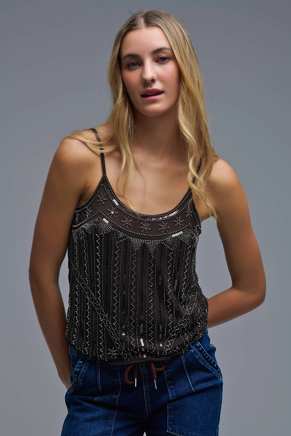 Q2 Top Cami ricamato vintage con paillettes in marrone