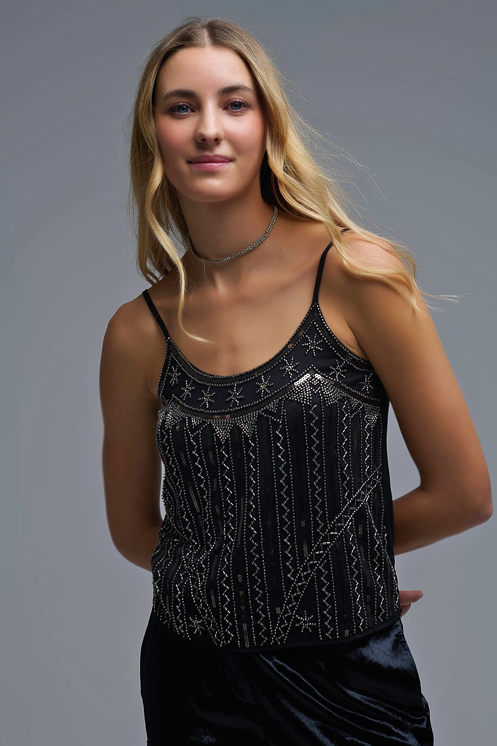 Top Cami ricamato vintage con paillettes in nero
