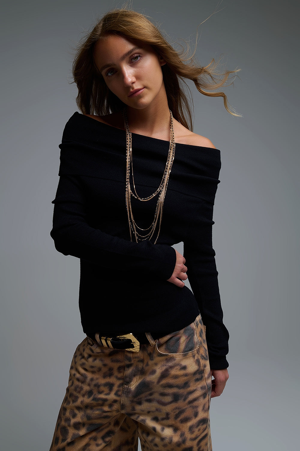 Q2 Top chic con scollo a barca off-shoulder in nero