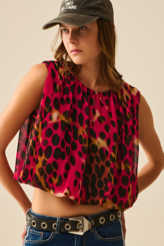 Q2 Top cropped con stampa animalier plissettata in rosso e nero