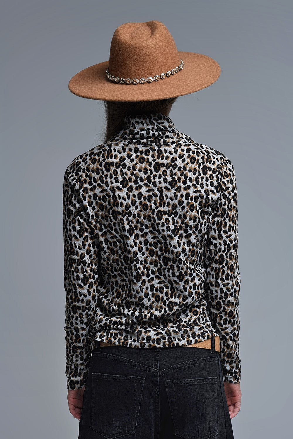 Top dolcevita a maniche lunghe con stampa leopardata marrone