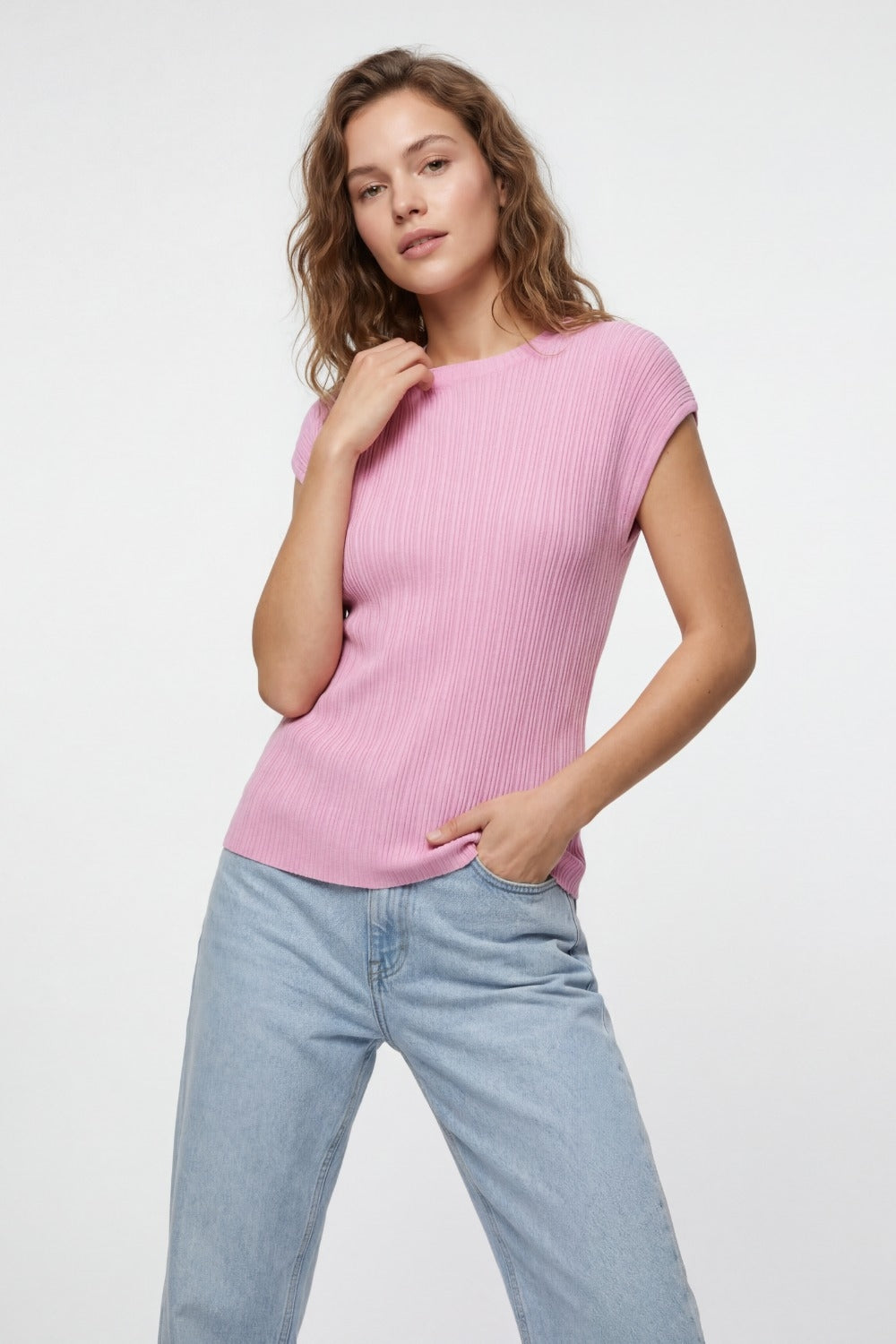Top in maglia a coste fini senza maniche in rosa