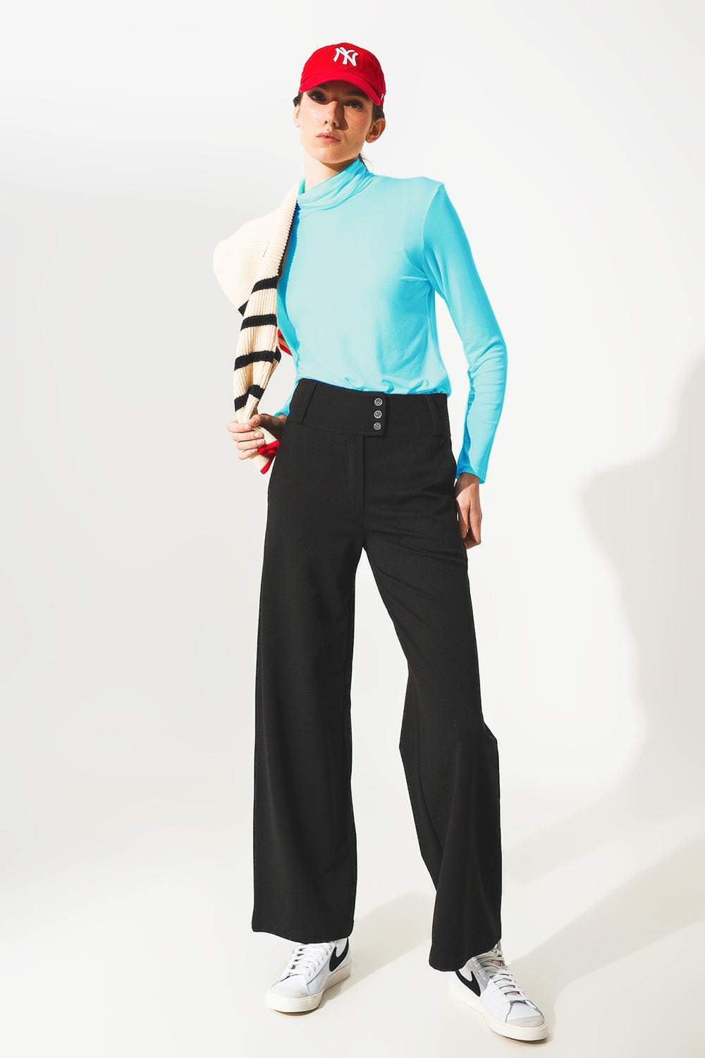 Top in modal a maniche lunghe con collo alto in blu