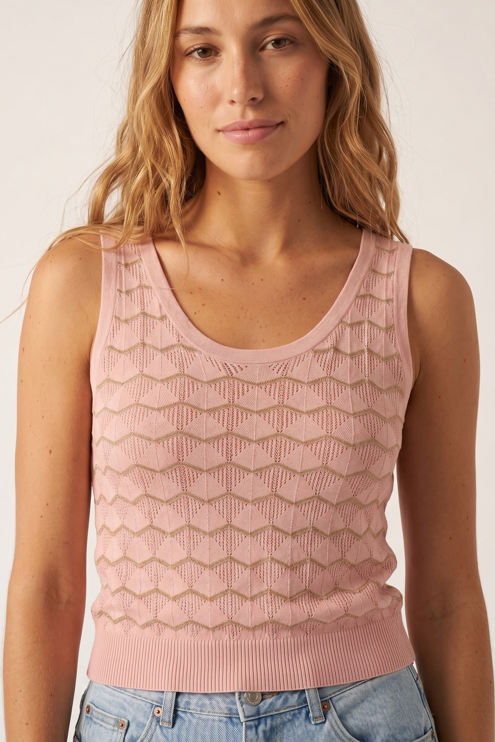 Top Rosa Chiaro a Maglia Geometrica con Rifiniture Metalliche