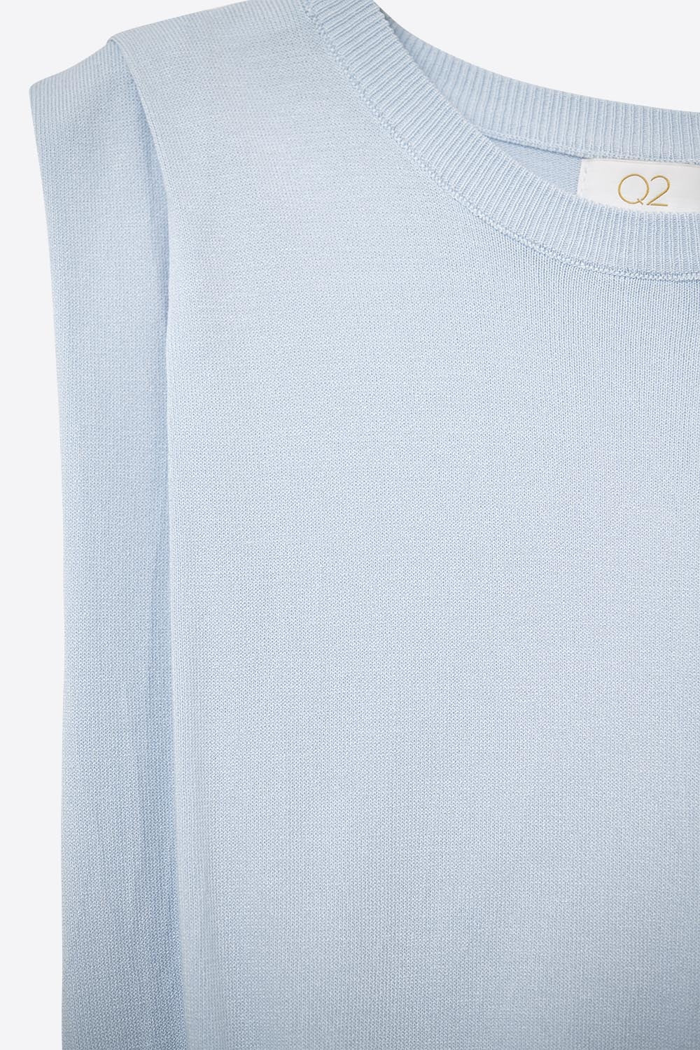 Top senza maniche in maglia con drappeggio sulle spalle in blu baby