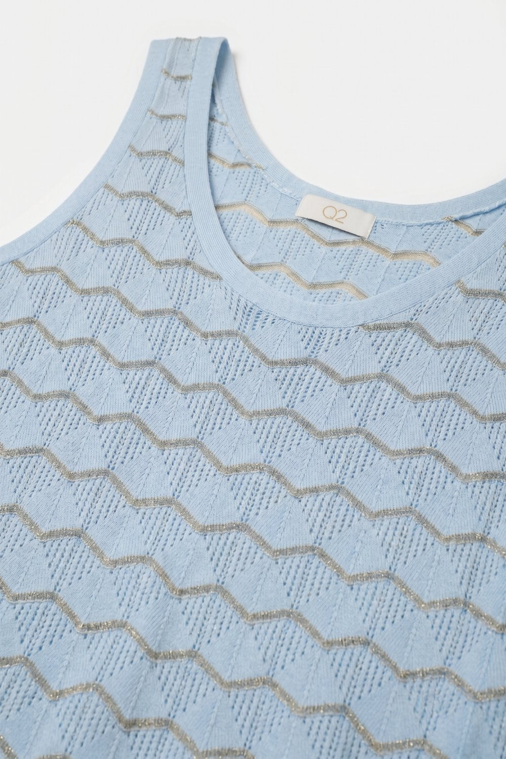 Top senza maniche in maglia traforata a chevron azzurro
