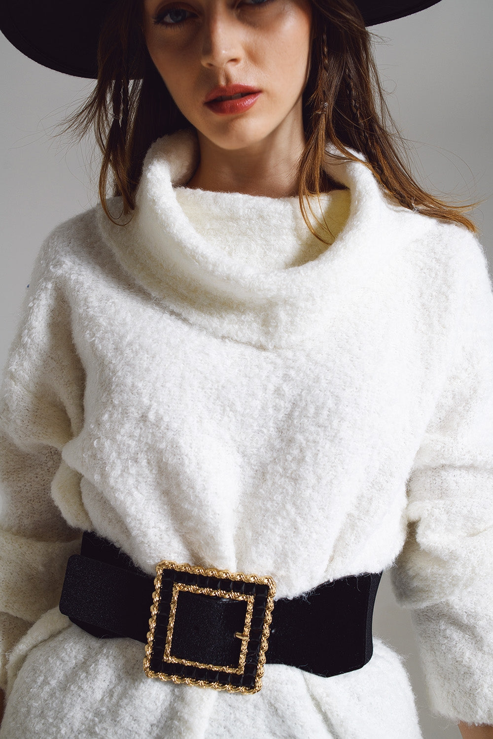 Ampio maglione con scollo Bardot bianco
