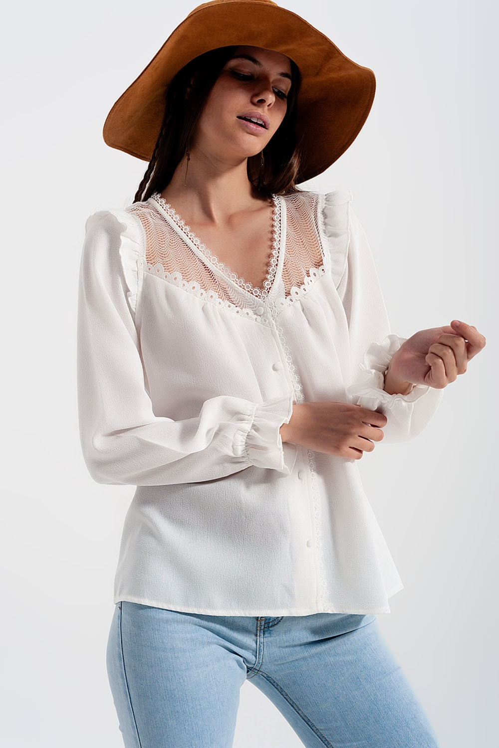 Camicia con inserti in pizzo in bianco