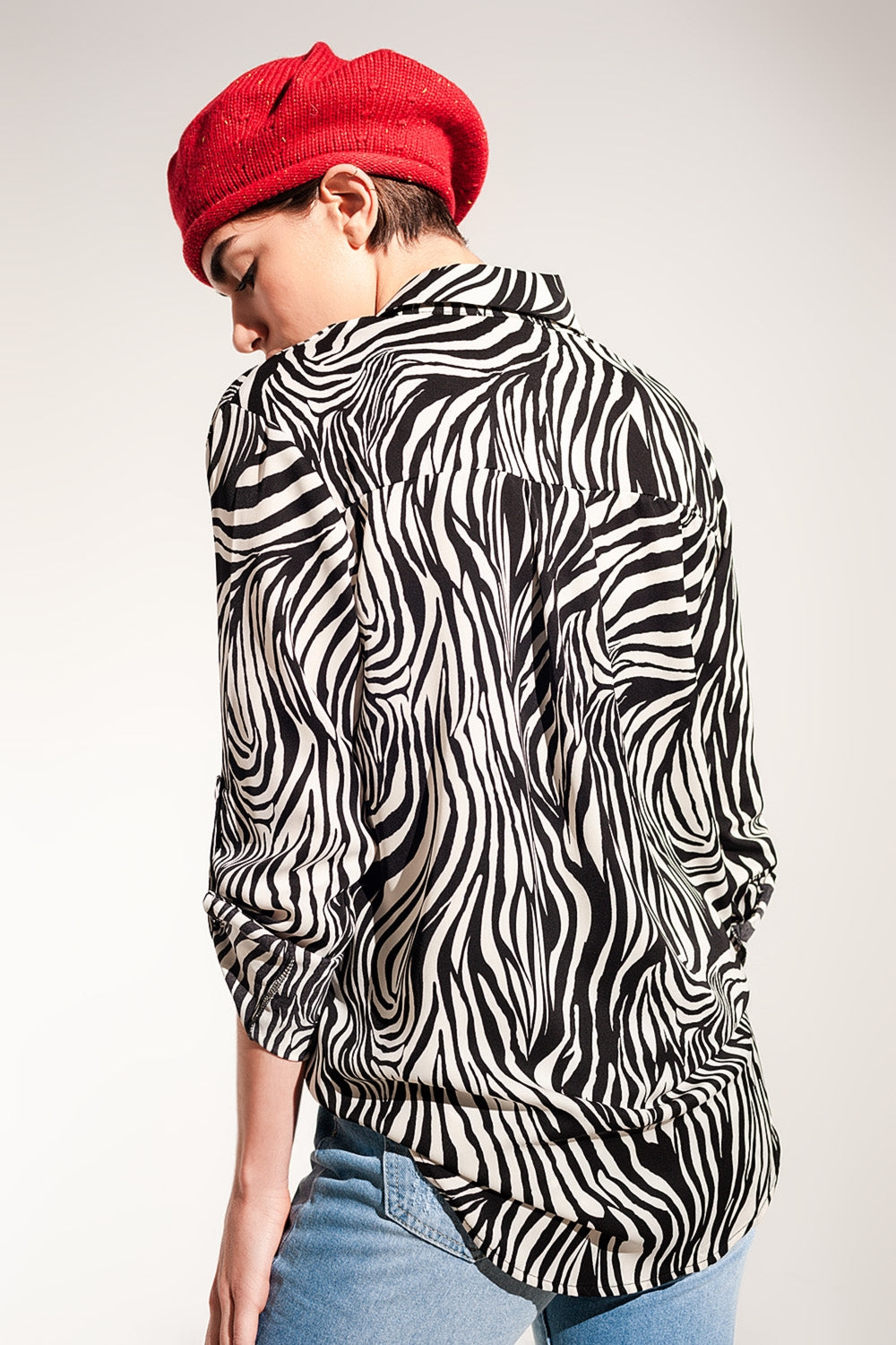 Camicia di chiffon zebrata e maniche con risvolto abbottonato