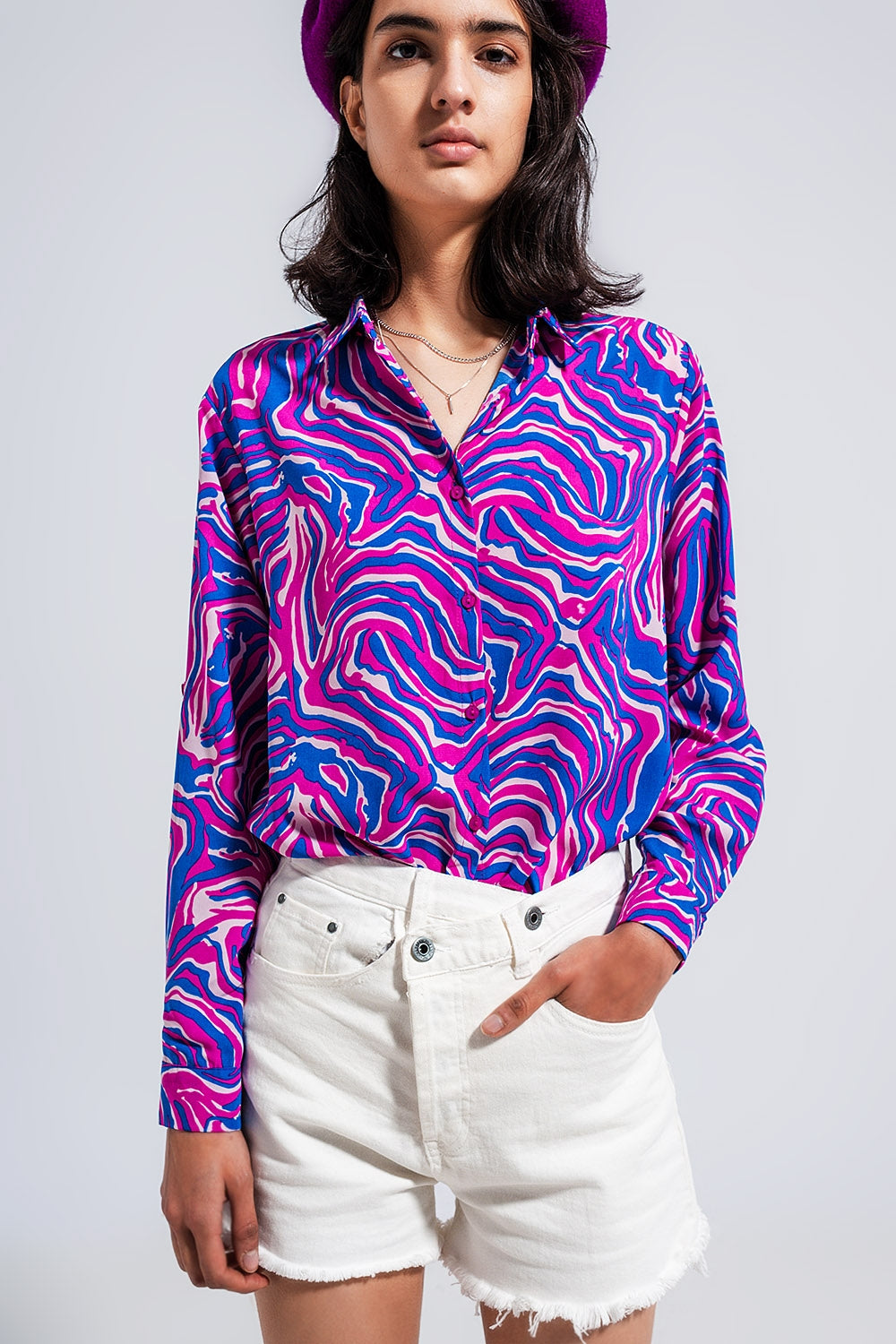 Camicia fluida con stampa in colori accesi in viola