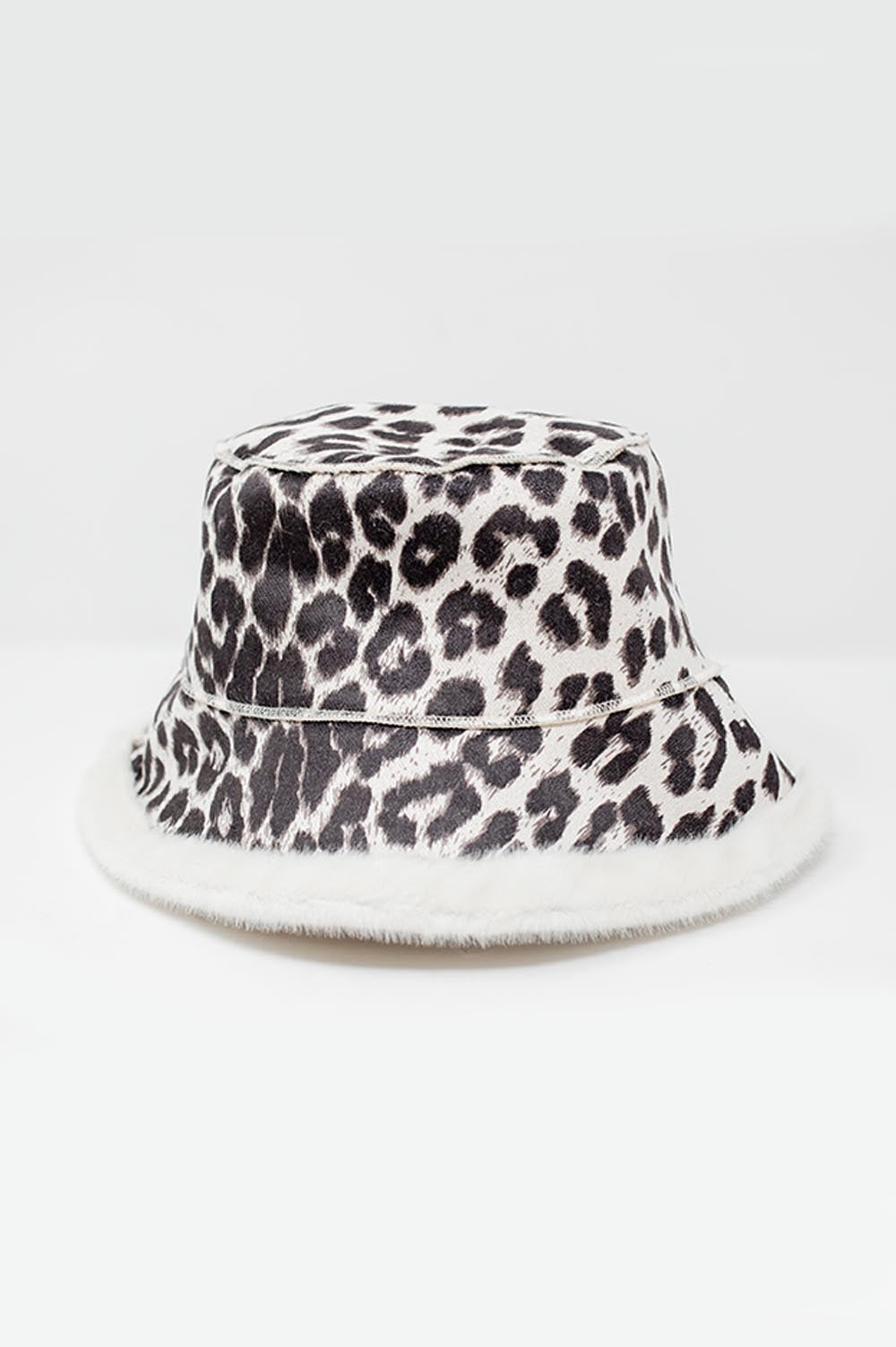 Q2 Cappellino bucket leopardato reversibile ecru