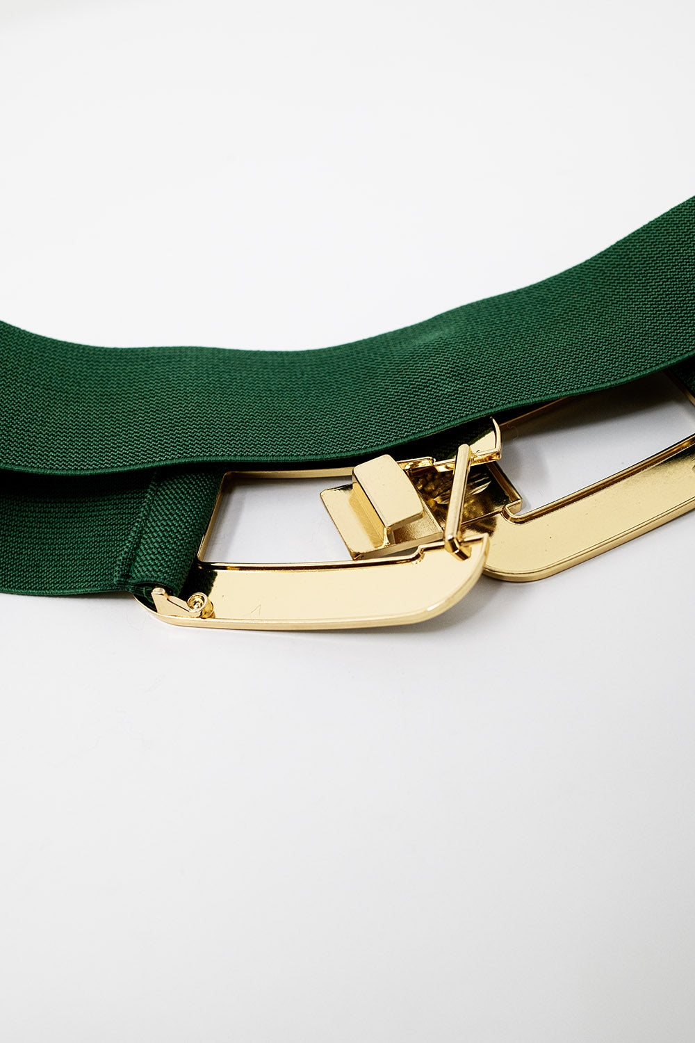 Cintura elastica verde con doppia fibbia ovale con incastonature di strass