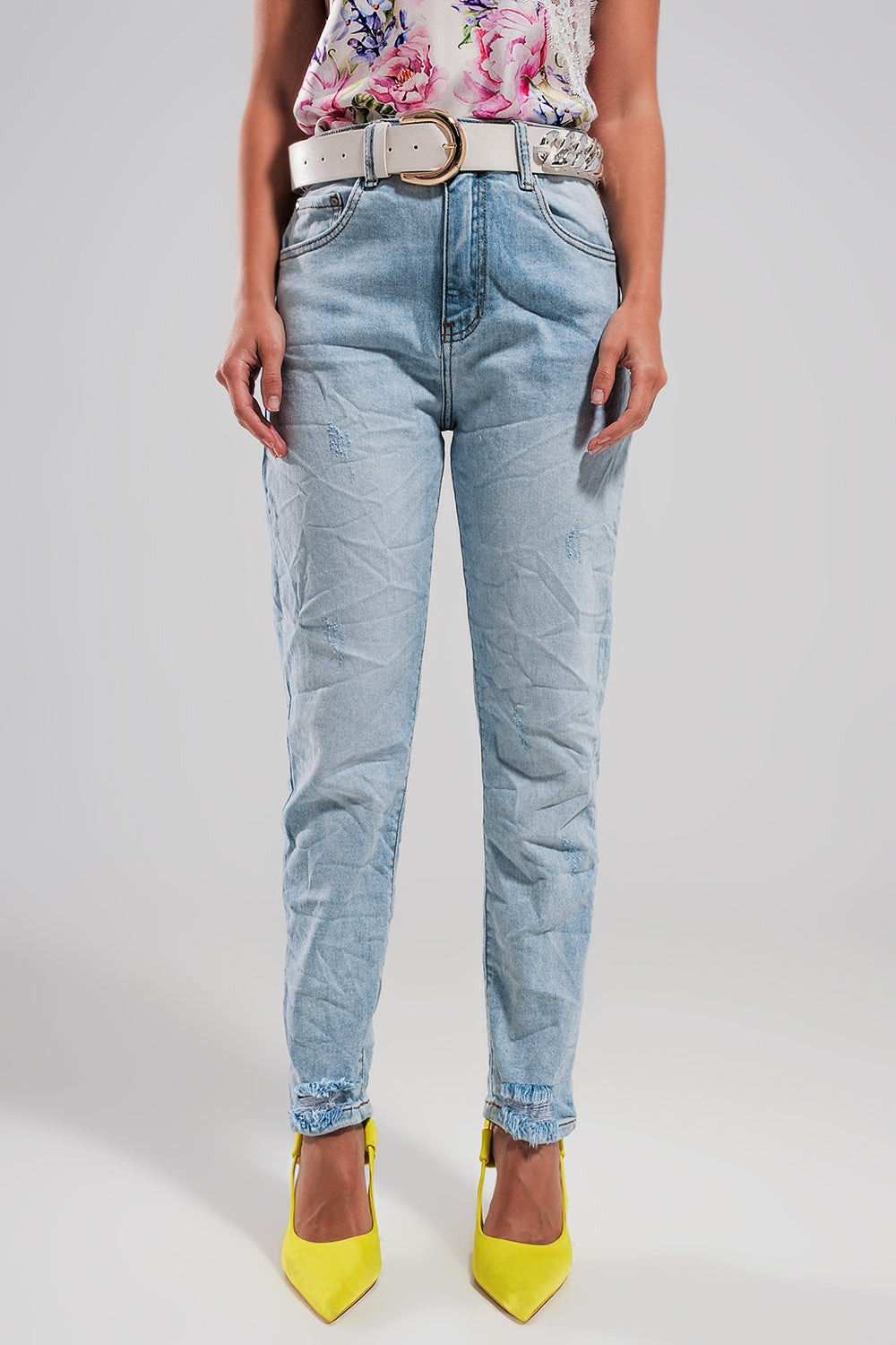 Q2 Jeans a vita alta con strappi denim chiaro