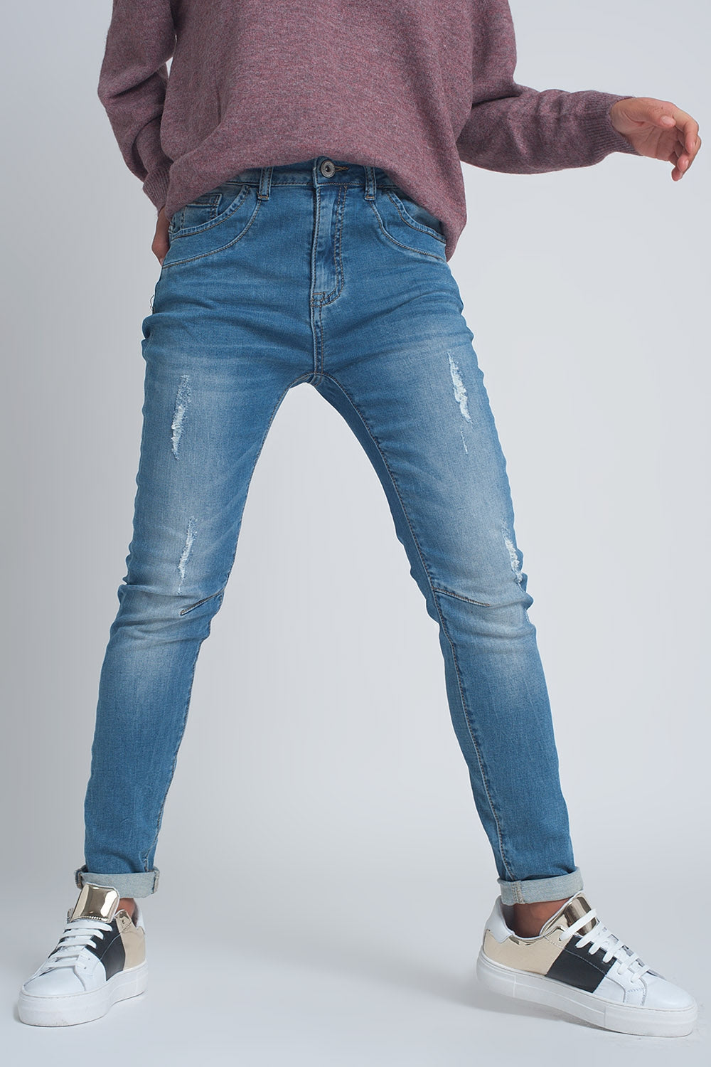 Q2 Jeans boyfriend tessuto a coste strappati lavaggio medio