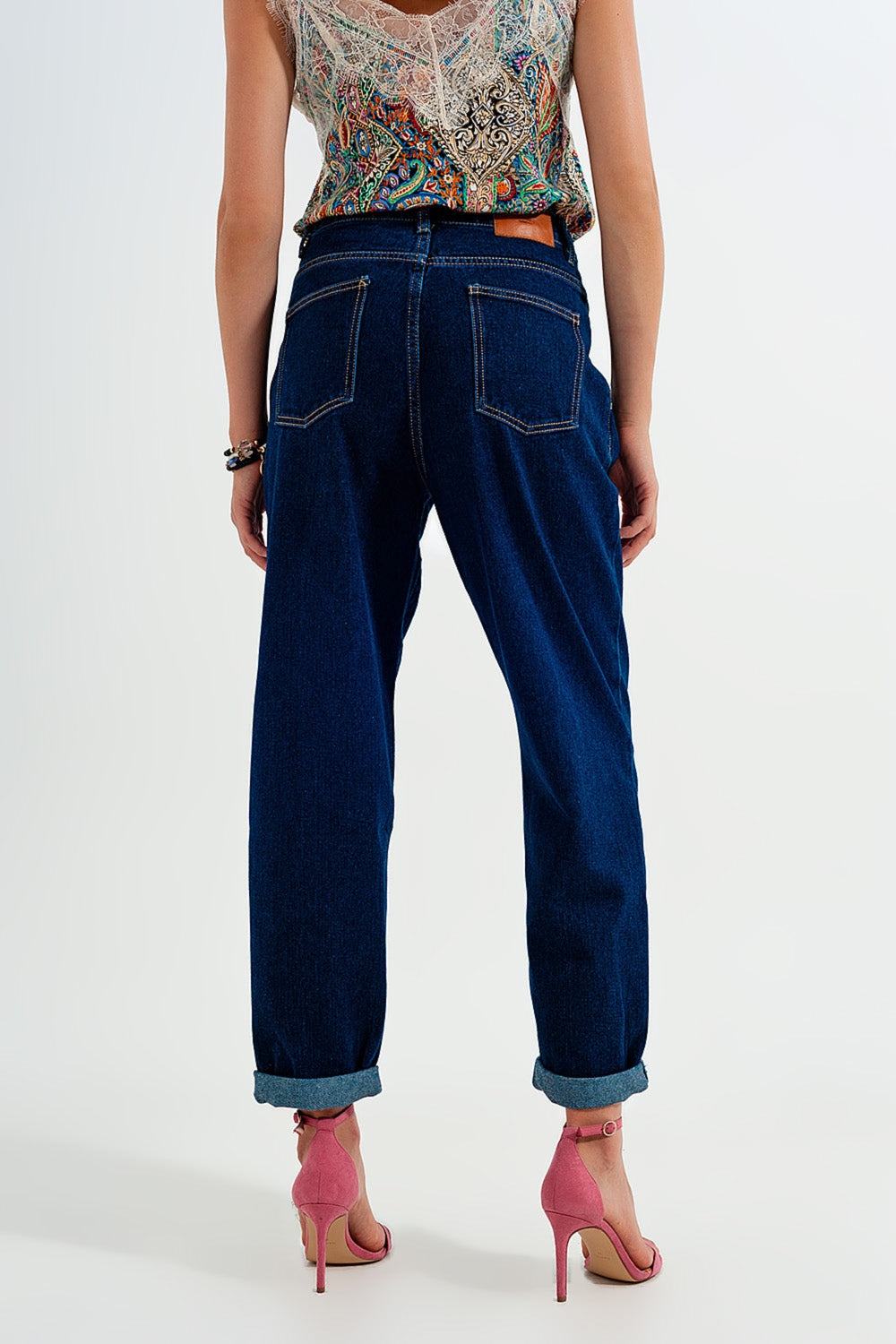 Jeans con pieghe sul davanti colore blu scuro