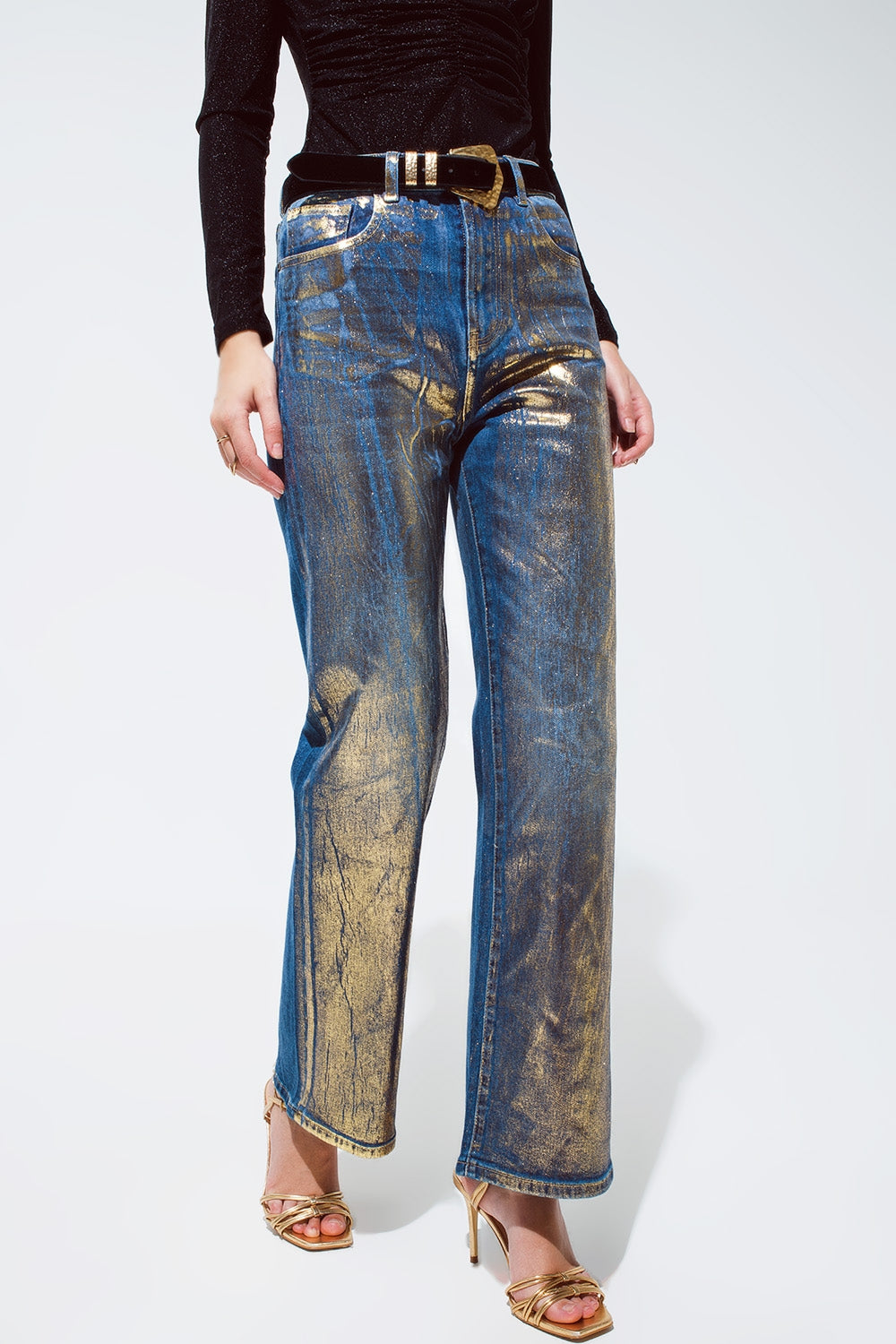 Jeans dritti con finitura metallica dorata