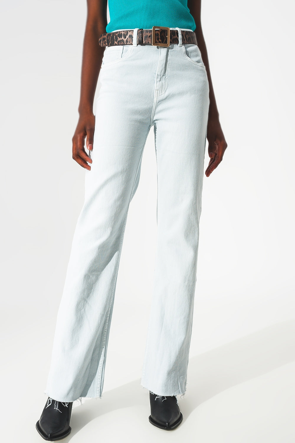 Q2 jeans in cotone elasticizzato in azzurro