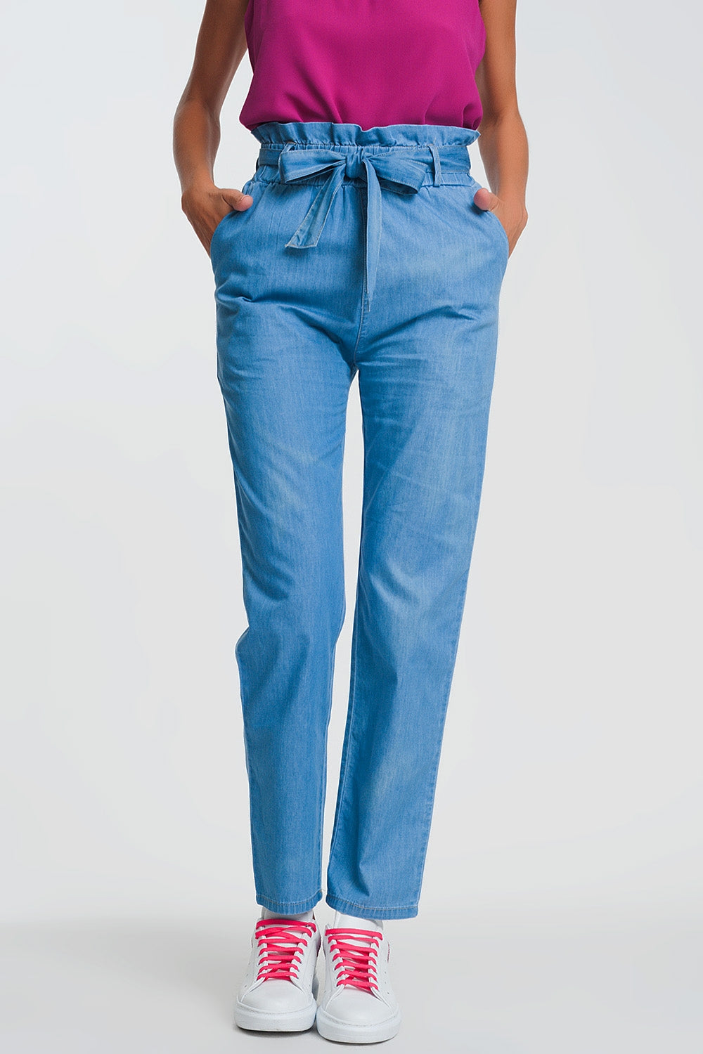 Q2 Jeans leggeri paperbag con vita raccolta e cintura