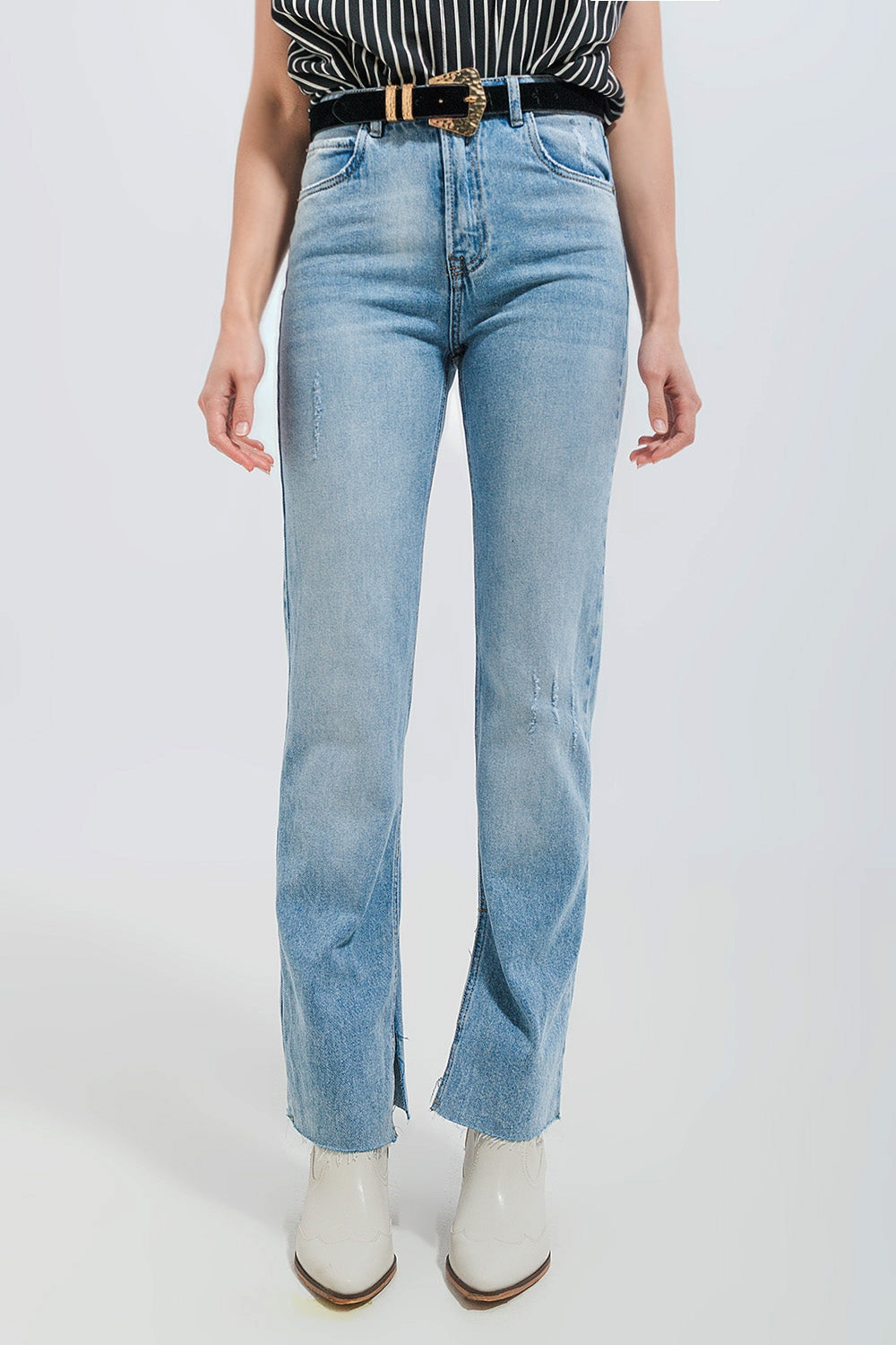 Q2 Jeans stretch lavaggio chiaro con fondo grezzo