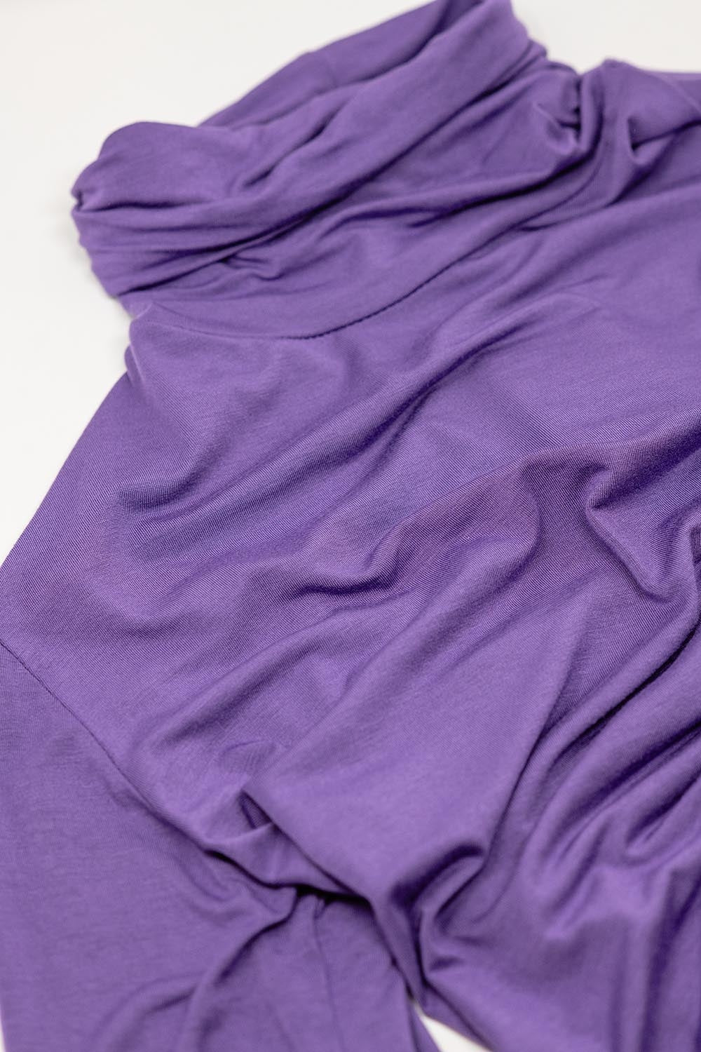 Maglietta a collo alto e manica lunga in tessuto modal viola
