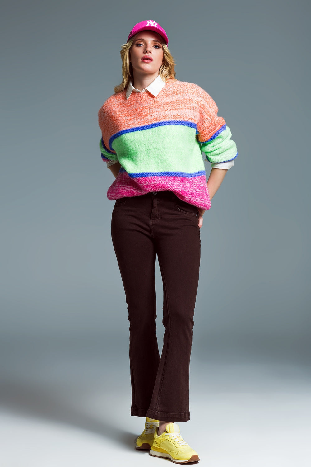 Maglione multicolore con girocollo e strisce