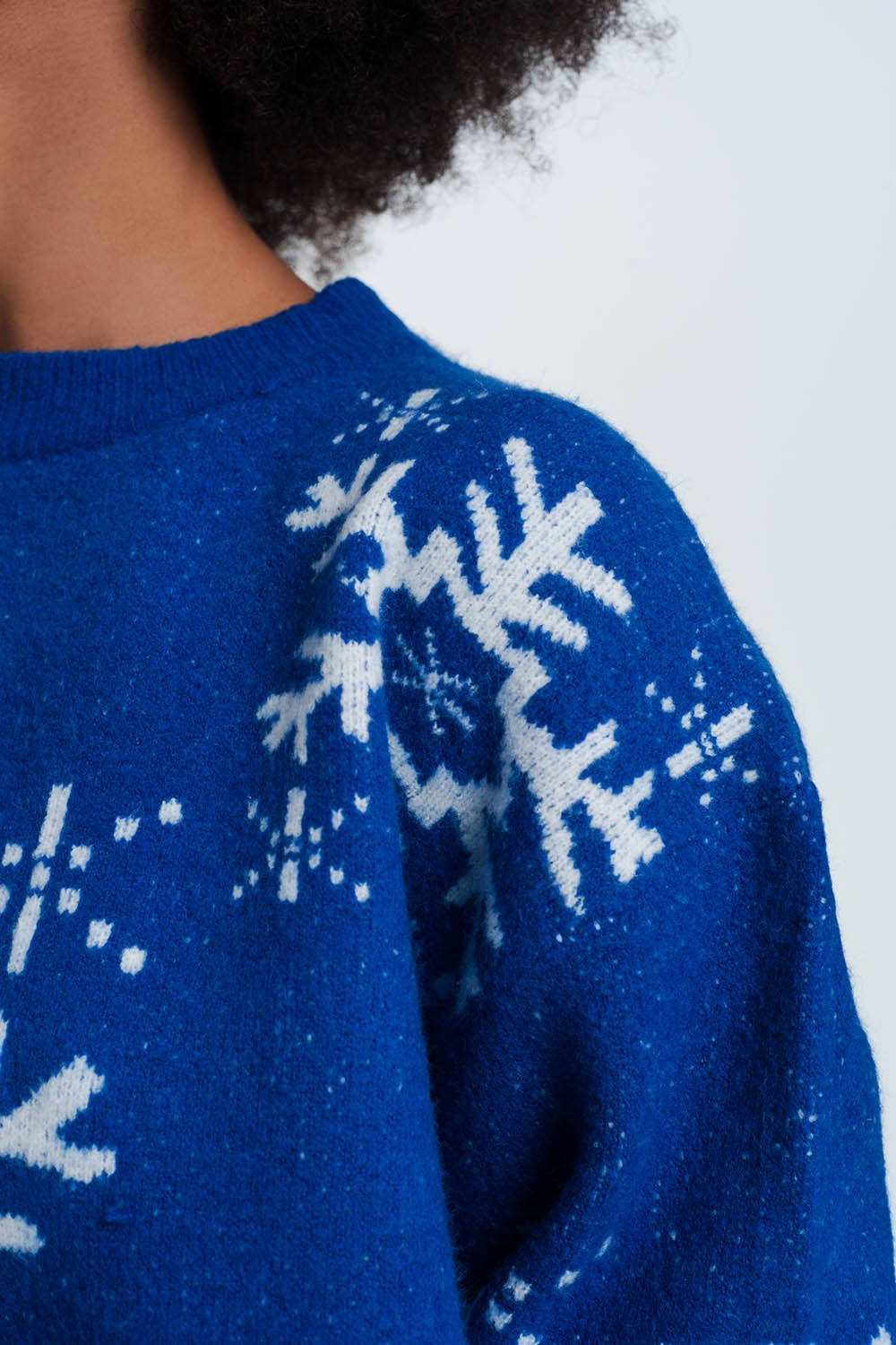 Maglione natalizio con fiocchi di neve in blu