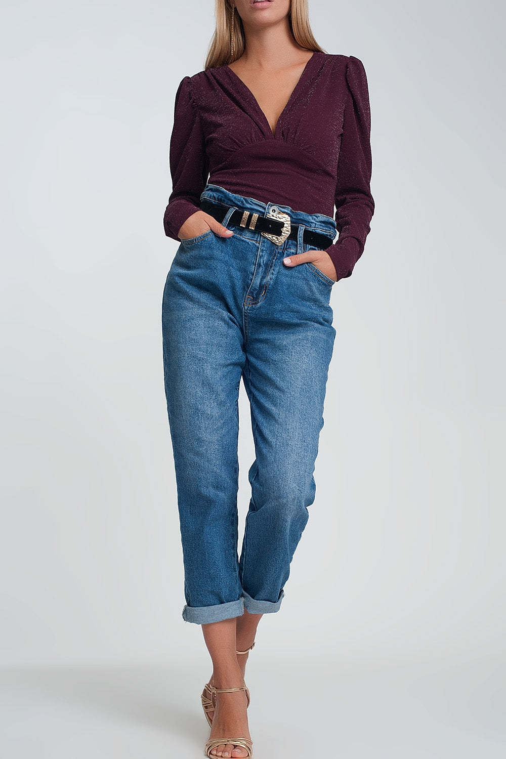 Q2 Mom jeans con vita alta arricciata in blu lavaggio scuro
