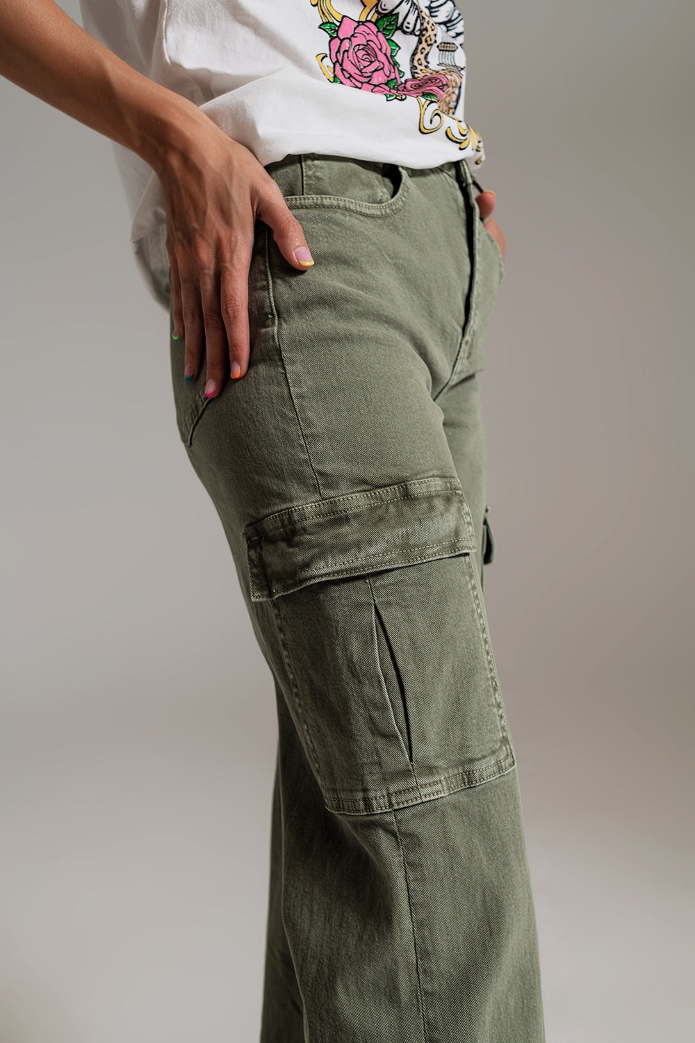 Pantaloni cargo a gamba dritta in verde oliva