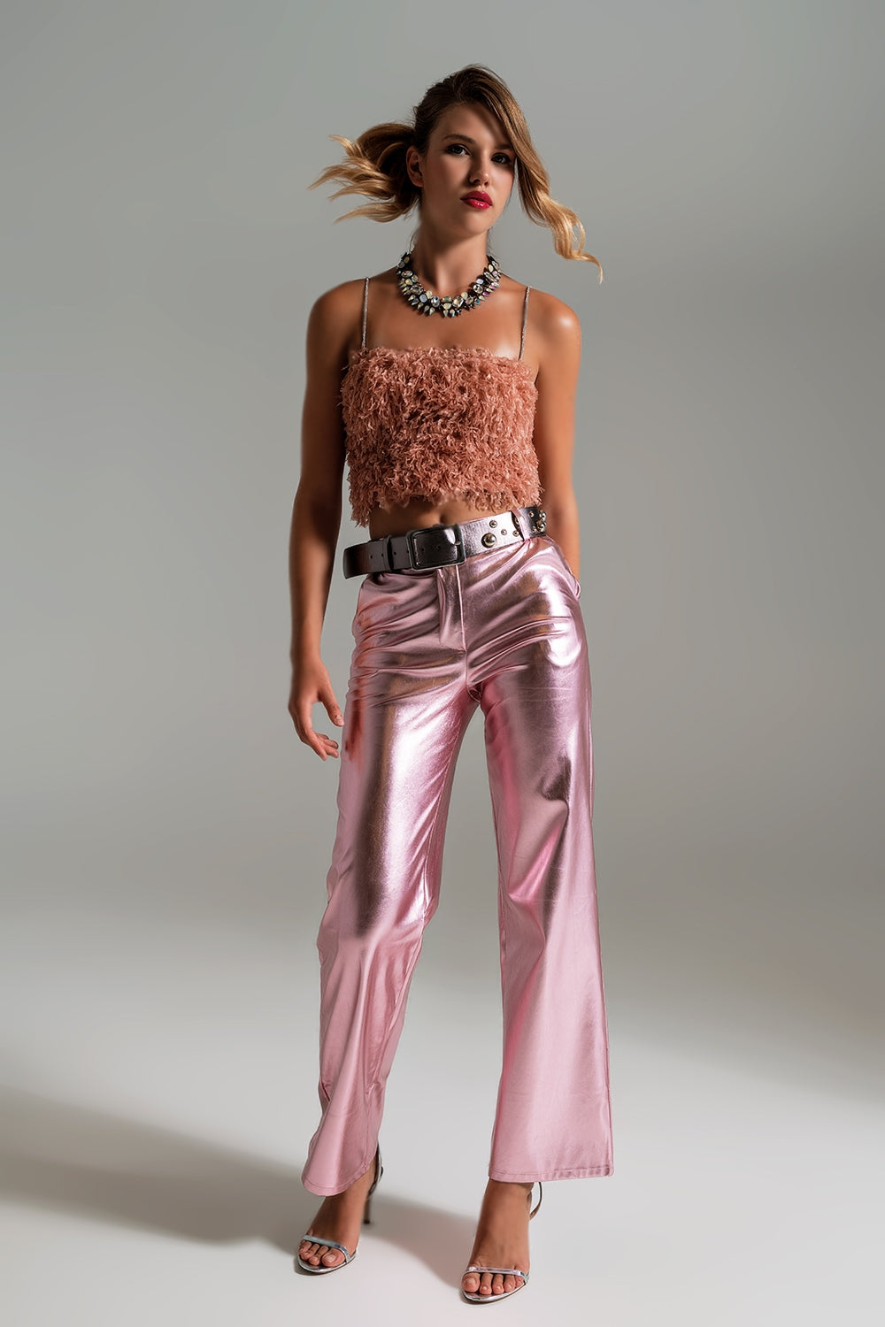 Pantaloni dritti metallizzati in rosa