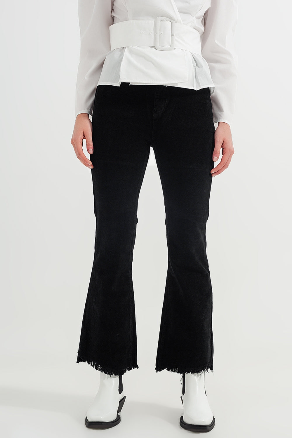 Q2 Pantaloni in velluto nero a zampa elasticizzati
