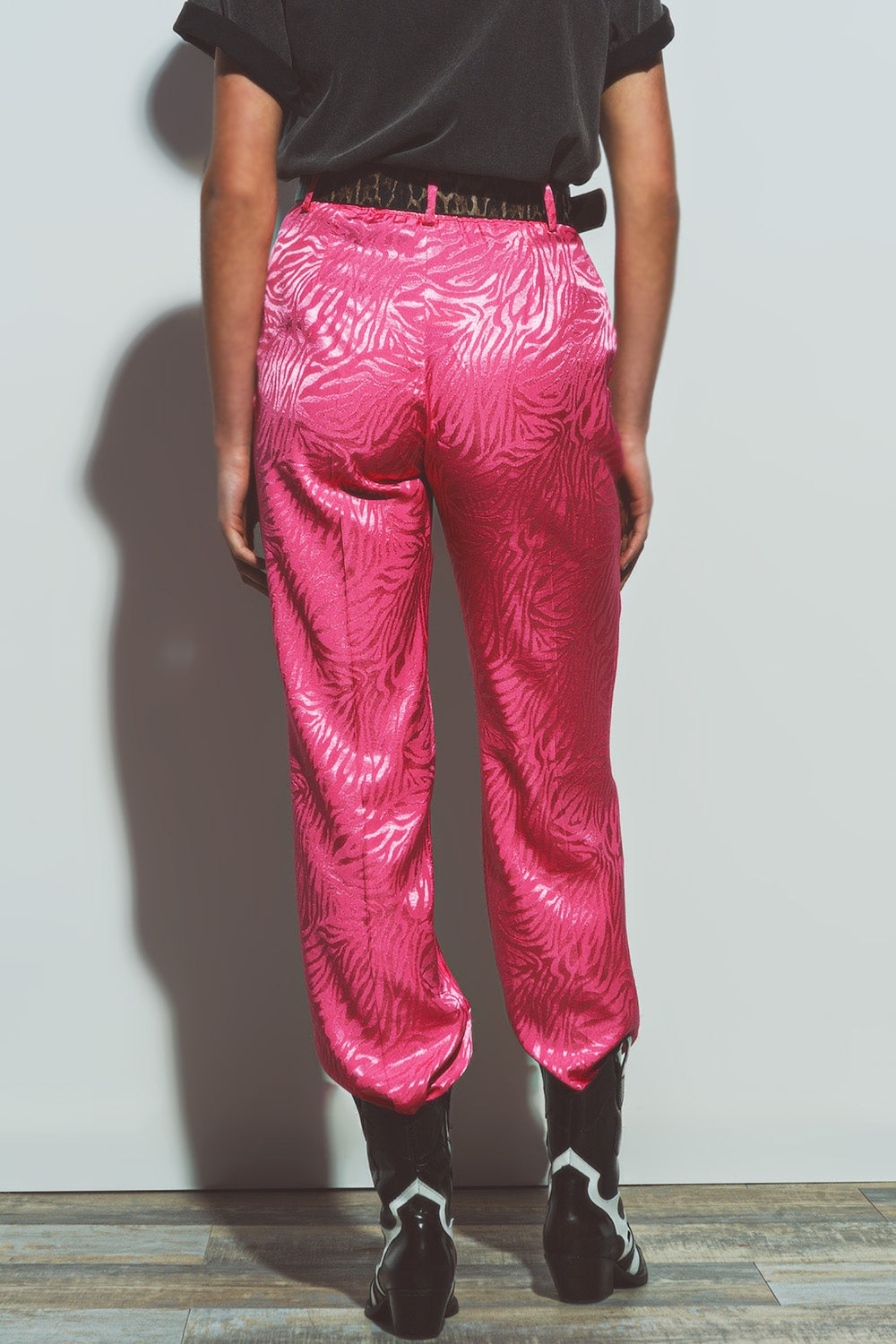 Pantaloni larghi con stampa zebrata in rosa