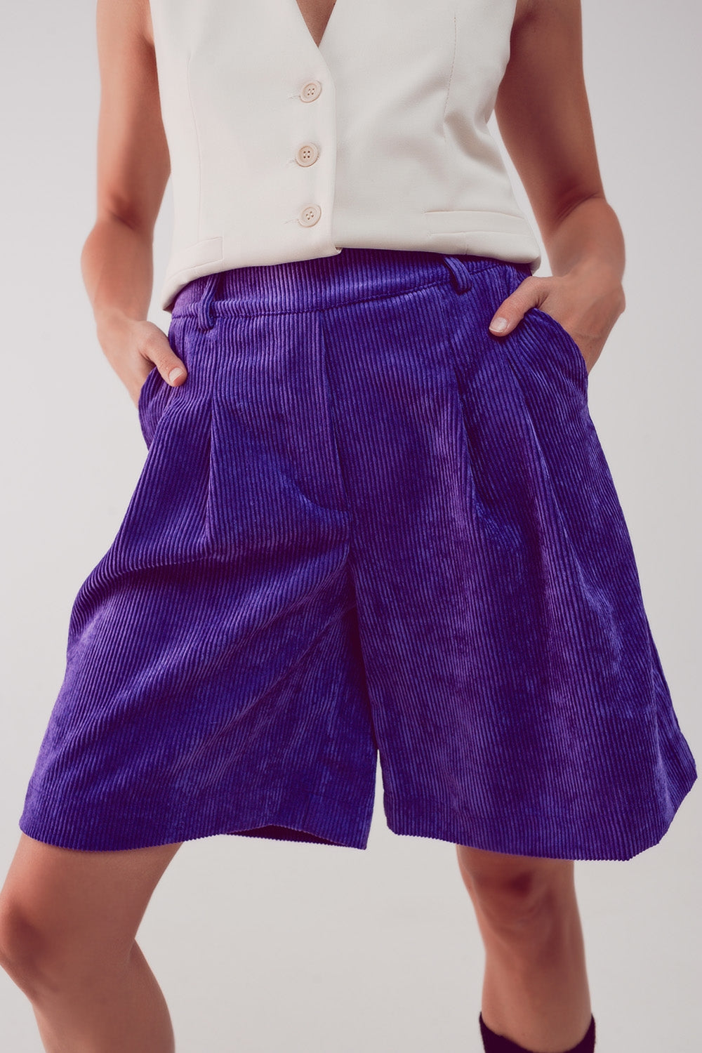 Shorts taglio lungo viola in velluto