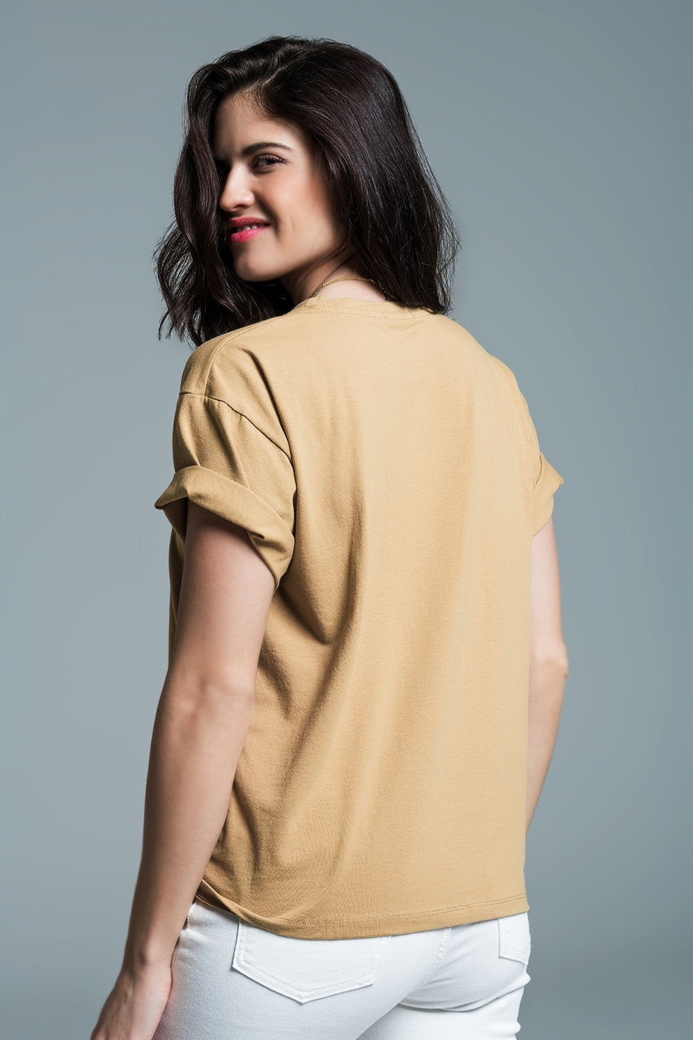 T-shirt a maniche corte con testo d'amore sul davanti in beige